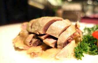 南京ダック、豚スペアリブ、得月童鶏、豚角煮…江蘇省の名店、肉料理のスペシャリテ4選